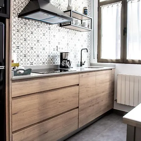 Aresti Old Town By Living Апартаменты